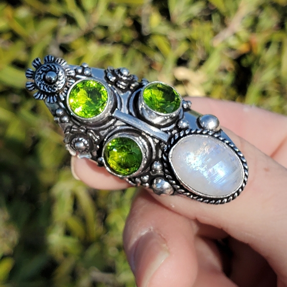 New Rainbow Moonstone & Peridot 925 Silver Statement Ring. - Picture 9 of 16